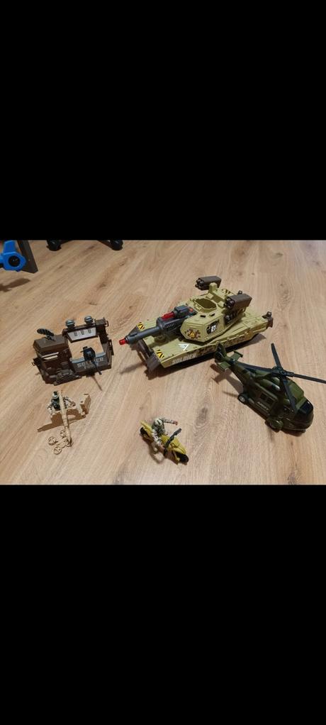 Tank s vojáky, 