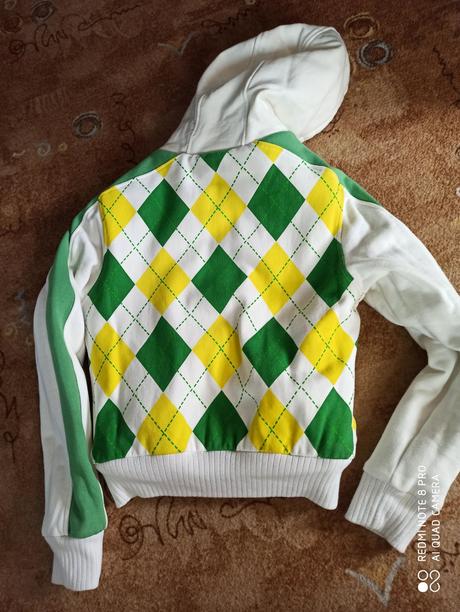 Mikina s kožíškem, 176