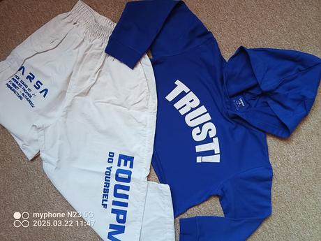 Crop-top mikina a šortky zn."lolanta" vel."140", 140