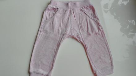 Slabší tepláky, 74