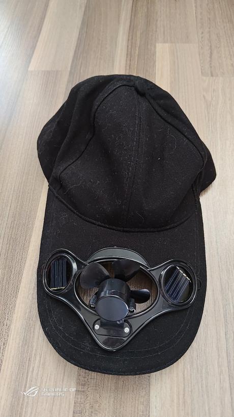 Kšiltovka s větráčkem,