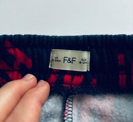 K1/ tepláky vánoční - v.4/5 let, f&f,110