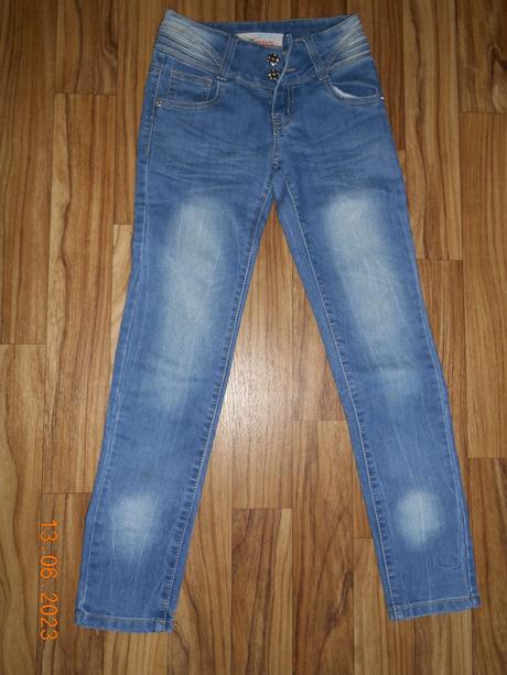 Dívčí rifle/džíny, 146