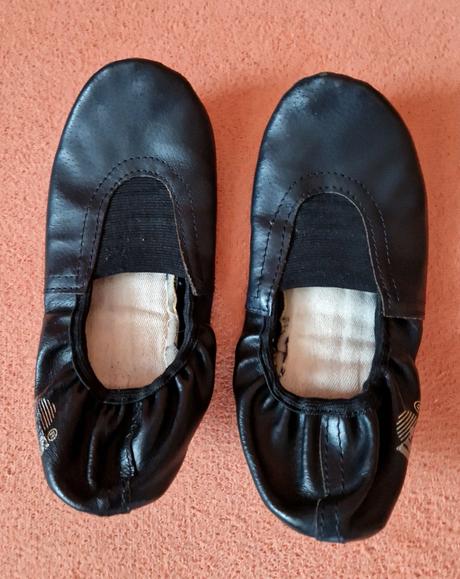 Gymnastické / taneční cvičky kožené - vel.34/35, 35