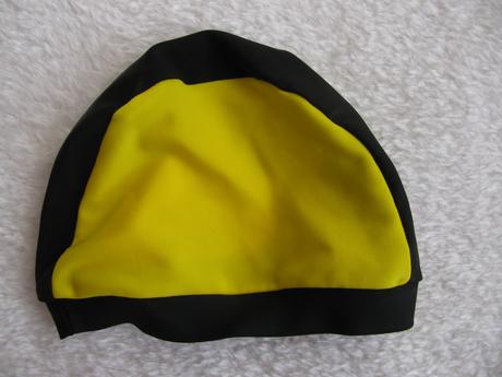 Koupací černožlutá elastická čepice, 98