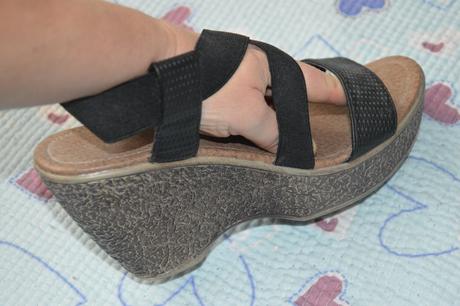 39 letní sandály na klínku, clara barson,39