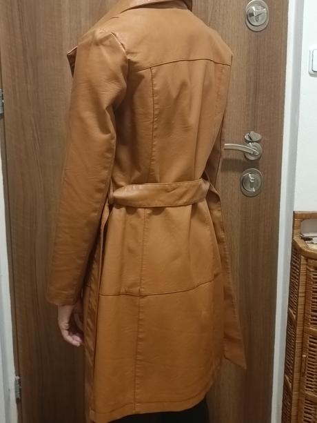 Koženkovy kabát, gate,34