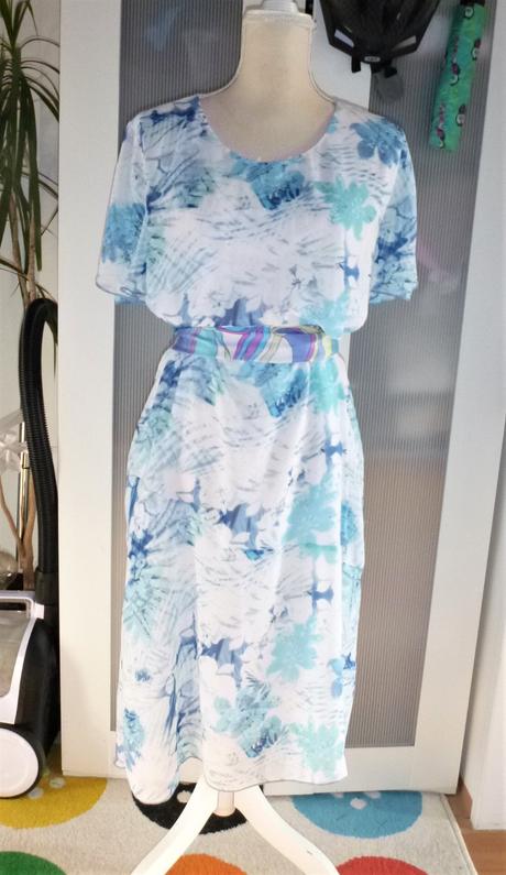 Hezké šaty do modra - vel.l-xl, xl