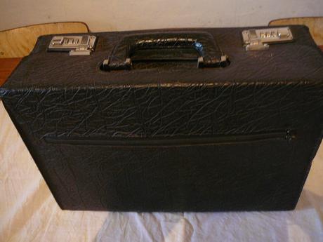 Koženkový kufřík, 