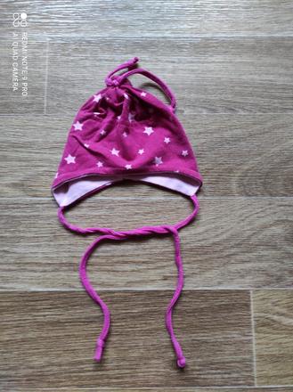 Čepička ideální pro babyborn, 