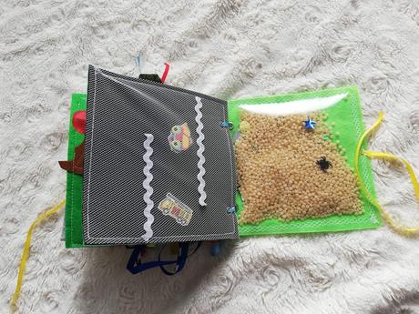 Quiet book 12 stran, 