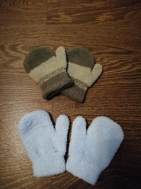 Zinylkove rukavičky, 86