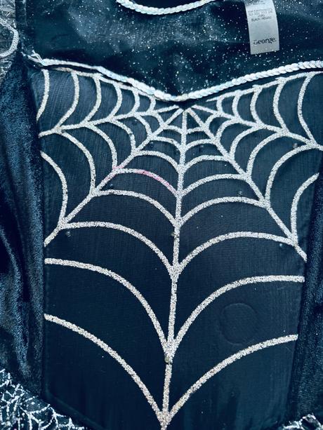 An6/ kostým čarodějka- v.7/8 let, 