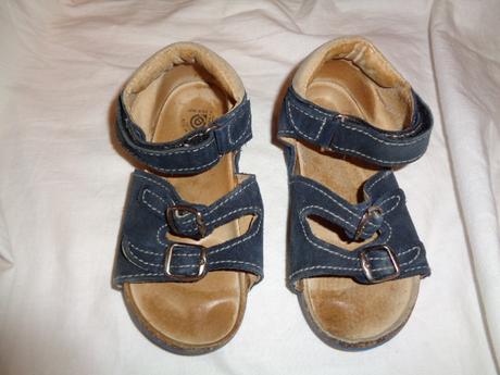 Super modré kožené kotníčkové sandálky, protetika,27