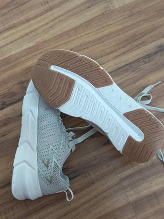 Tenisky,sálovky, lotto,38