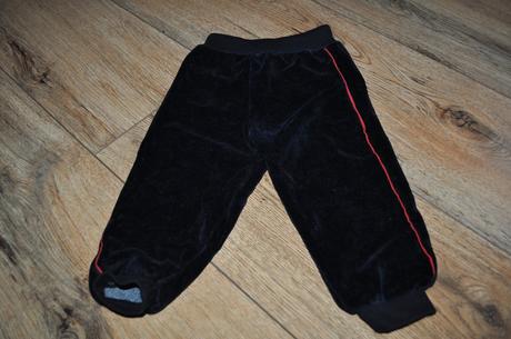 Semišové tepláčky, 74