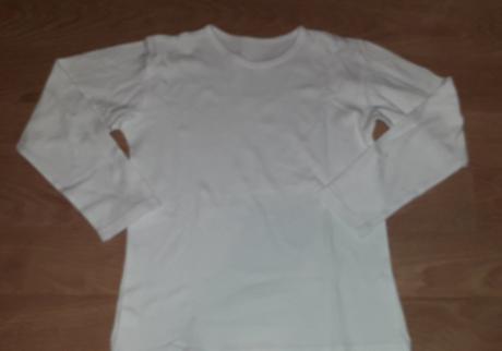 Bílý nátělník, 140