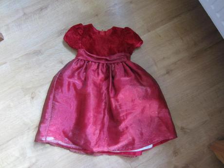 Slavnostní šaty se třpytivou sukýnkou, 98