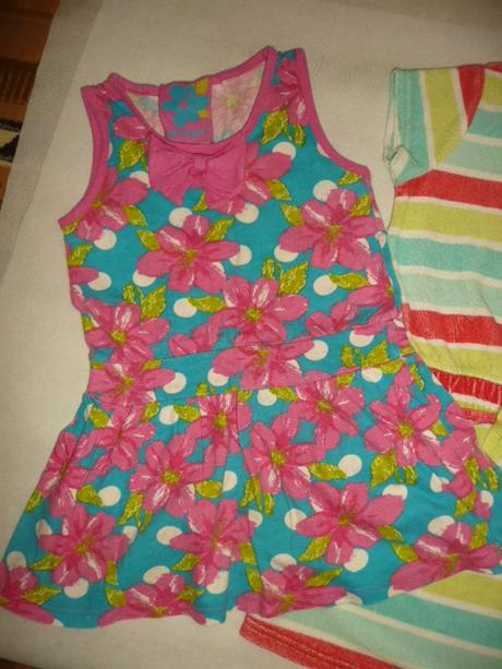 Šaty 3 ks květy proužek vel 116 5/6 let, 116