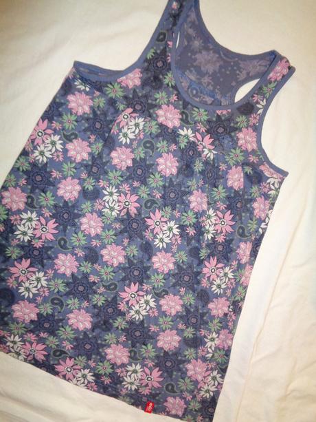 Pěkné bavlněné fialové šaty s květy, esprit,128