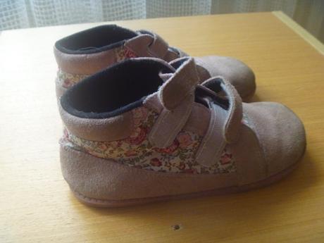 Růžové barefoot kotníčkové boty s kytičkami v. 32, tipsietoes,32