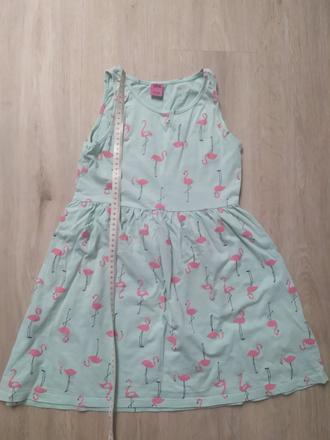 Zelené šaty s plameňáky, 134