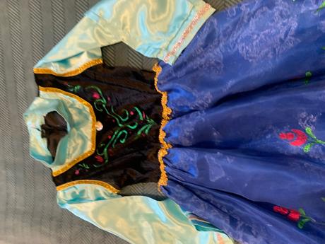 Karnevalové šaty122/128, 2 ks, 