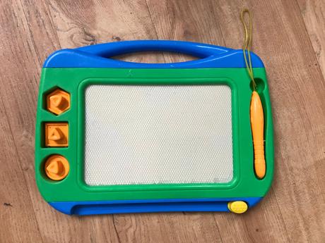 Magnetická kreslící - mazací tabulka,