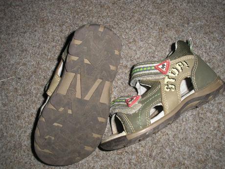 Kožené sandálky, 23