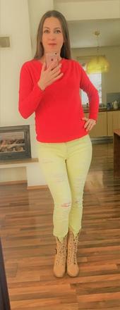 Červený svetřík s vodou, vel s, reserved, reserved,s