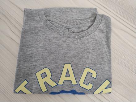 Šedé tričko s potiskem vel. 11-12 let marks, marks & spencer,146
