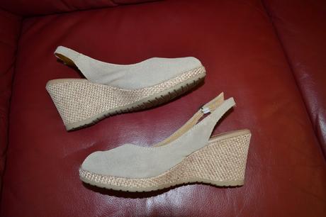 Tamaris kožené lodičky na klínku s otevřenou špič, tamaris,39