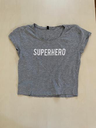 Crop triko superhero, vel m, sinsay, sisley,m