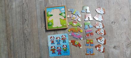 Dřevěná skládačka oblečení pes,