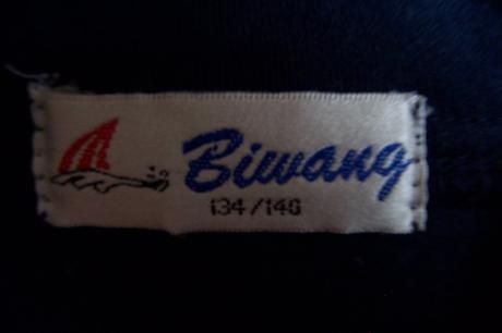 Tmavá mikina na zip, 134