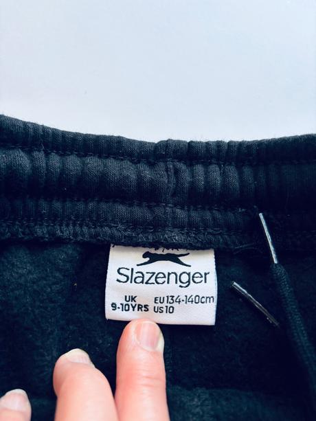 K1/ tepláky černé silné - v.9/10 let, slazenger,140