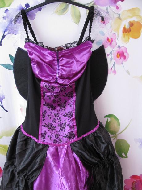 Kostým-upírka, anděl s křídly halloween v.140-146,