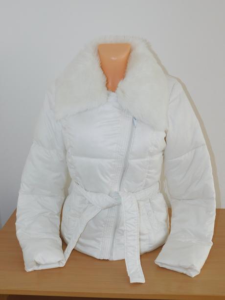 Bílá bunda kenvelo, kenvelo,s