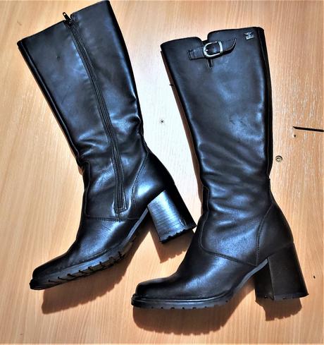 Kožené značkové kozačky top stav, 37