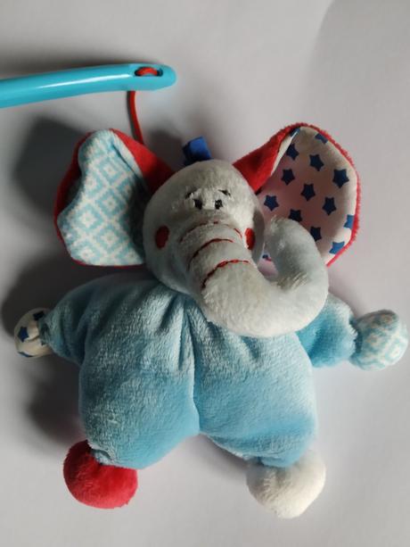 Hrací kolotoč nad dětskou postýlku, 