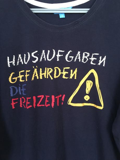 Modré triko s nápisem, 134