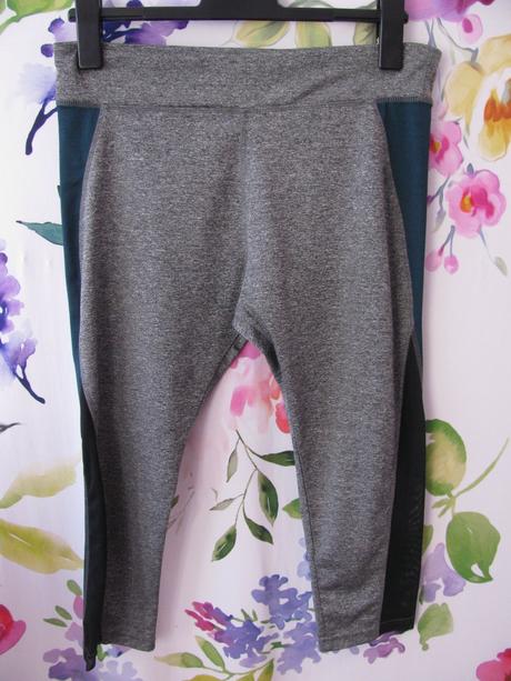 Elastické sportovní 3/4 legíny, 40