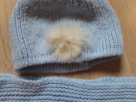 Komplet šála a čepice,