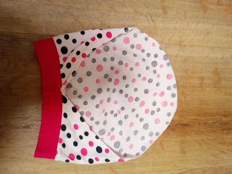 6 x čepice / klobouk / šátek,cca 1-4 roky, 30kč/ks, 86