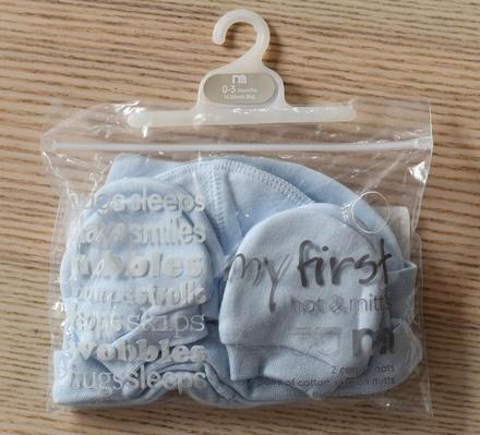 2x čepice, 2x rukavičky vel. 0 - 3 m, mothercare,62