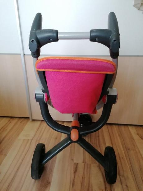 Kočárek po panenky, 