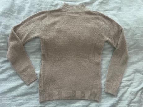 Velmi jemný/příjemný svetřík vel. m/l, m