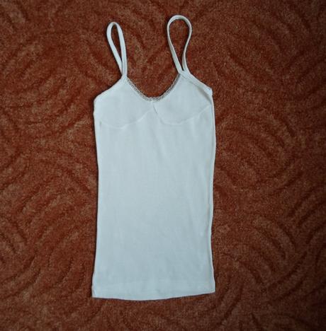 Bílé tričko tílko, 152