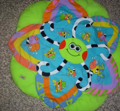 Hrací deka a mantinel do postýlky,