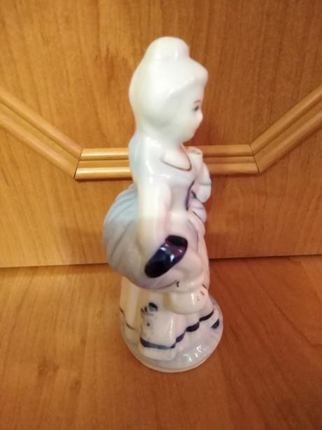 Porcelánové figurky pan a dáma, 